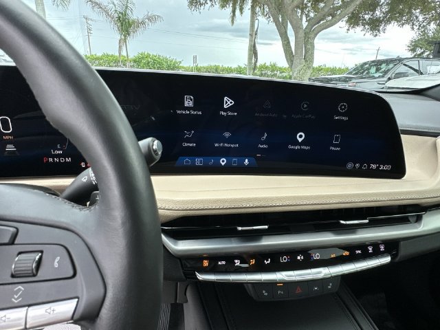 Used 2024 Cadillac XT4 Luxury w/ Cold Weather Package FWD image 24