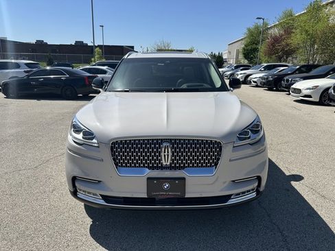 Used 2023 Lincoln Aviator Reserve w/ Equipment Group 201A AWD/4WD image 2