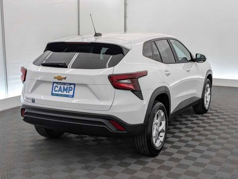 New 2026 Chevrolet Trax LS w/ LS Convenience Package FWD image 6
