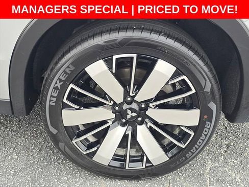 Used 2025 Mitsubishi Outlander SE FWD image 30