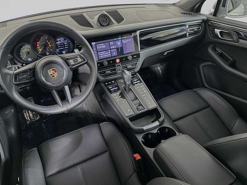 Certified 2026 Porsche Macan AWD/4WD image 25