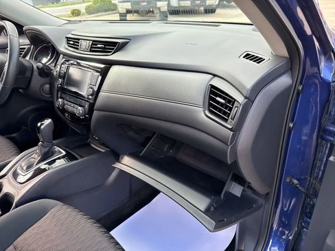 Used 2018 Nissan Rogue SV AWD/4WD image 42