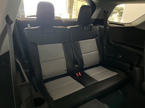 Used 2023 Ford Explorer XLT w/ Equipment Group 202A AWD/4WD image 21