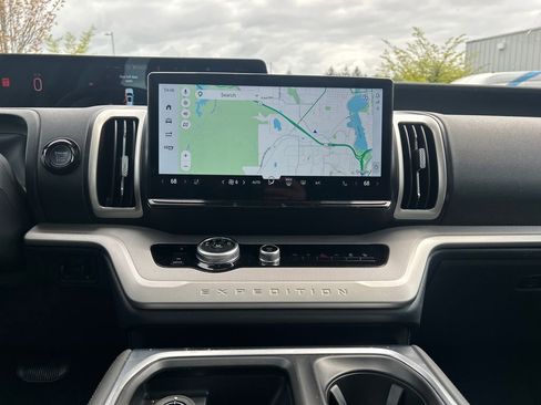 Used 2025 Ford Expedition Max Active AWD/4WD image 26