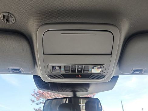 Used 2022 Ford Explorer XLT w/ Equipment Group 202A AWD/4WD image 21