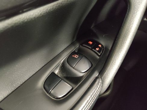 Used 2019 Nissan Rogue S w/ Special Edition Package FWD image 27