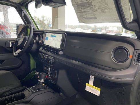 New 2025 Jeep Gladiator Mojave image 14