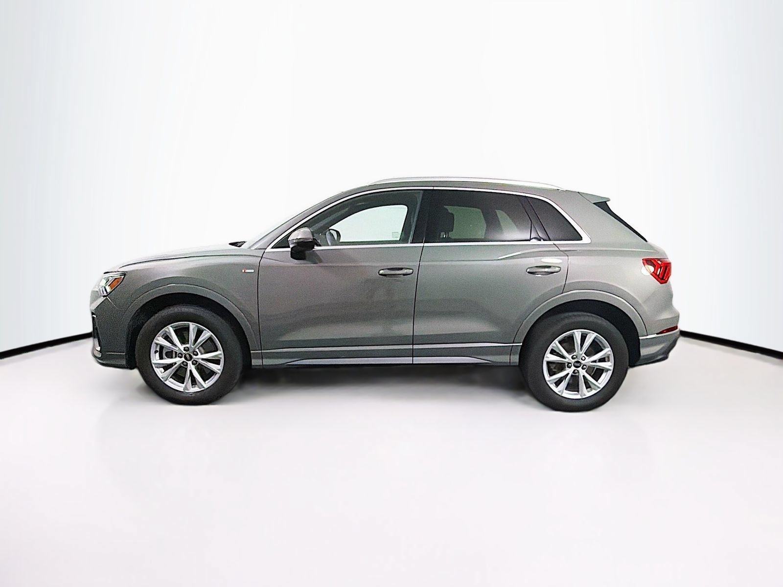 Used 2025 Audi Q3 2.0T Premium AWD/4WD image 4