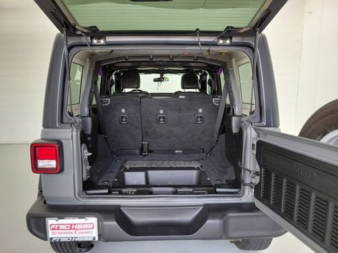 Used 2019 Jeep Wrangler Unlimited Sport S AWD/4WD image 8