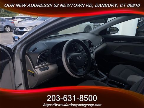 Used 2018 Hyundai Elantra SE FWD image 11