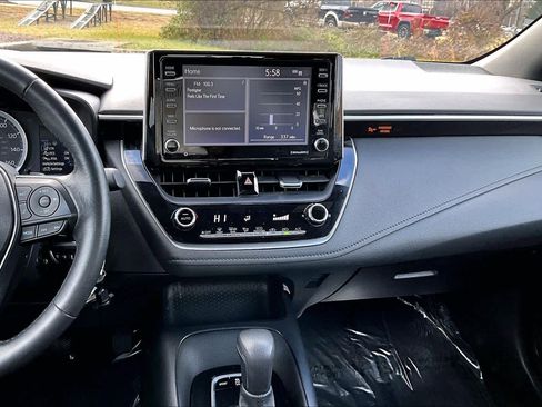 Used 2021 Toyota Corolla SE image 6