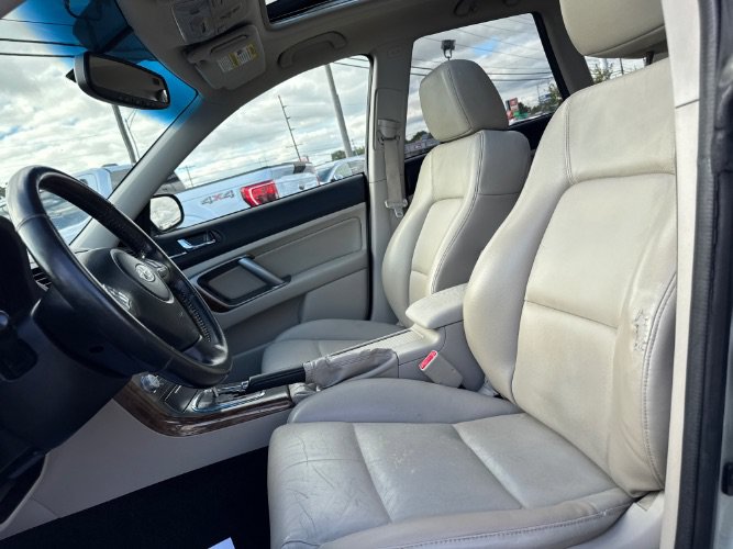 Used 2009 Subaru Outback 2.5i Limited w/ Popular Equipment Group 2B AWD/4WD image 15