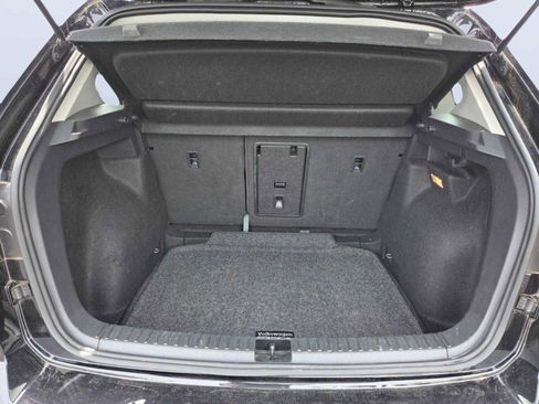 Used 2022 Volkswagen Taos SE image 15