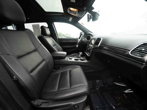 Used 2018 Jeep Grand Cherokee Limited AWD/4WD image 26