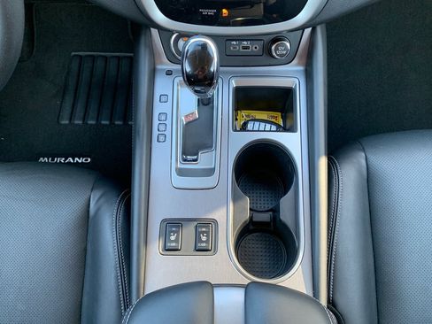 Used 2024 Nissan Murano SL image 16