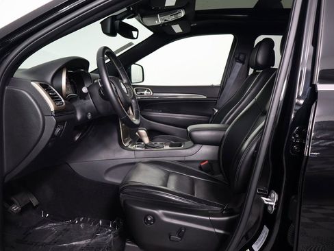 Used 2017 Jeep Grand Cherokee Limited w/ Luxury Group II image 10