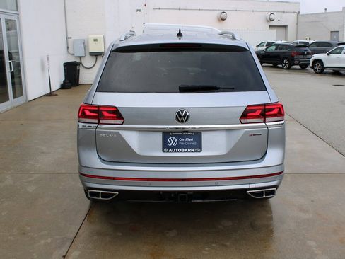 Certified 2022 Volkswagen Atlas SEL R-Line image 5
