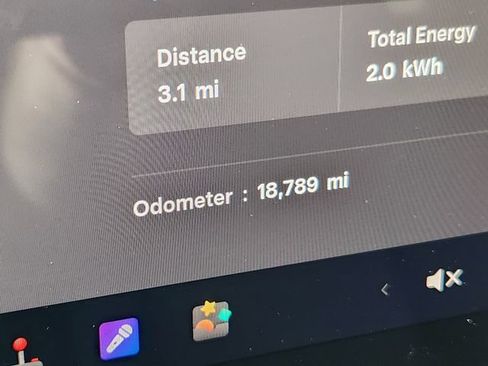 Used 2022 Tesla Model Y Long Range AWD/4WD image 24
