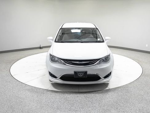Used 2017 Chrysler Pacifica Touring Plus FWD image 26