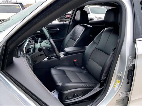 Used 2017 Chevrolet Impala LT image 8