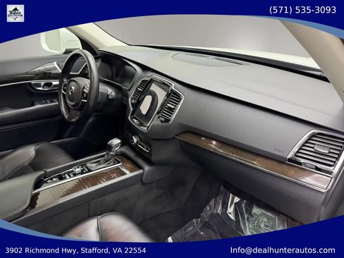 Used 2017 Volvo XC90 T6 Momentum w/ Momentum Plus Package AWD/4WD image 18