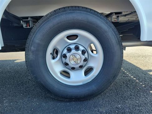 New 2025 Chevrolet Express 3500 Work Van w/ Power Convenience Package image 34