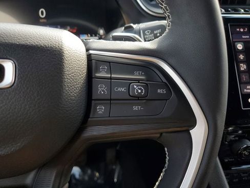 Certified 2023 Jeep Grand Cherokee L Laredo image 28