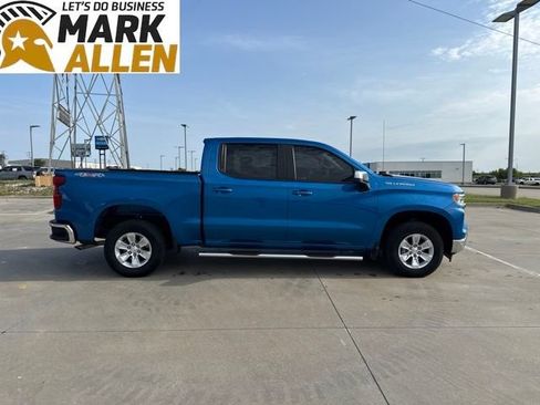 Used 2022 Chevrolet Silverado 1500 LT AWD/4WD image 6
