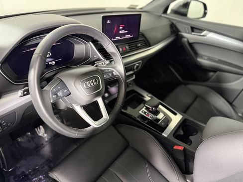 Used 2025 Audi Q5 2.0T Premium w/ Convenience Plus Package AWD/4WD image 17