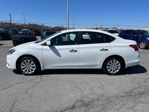 Used 2017 Nissan Sentra SV image 2