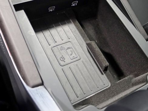 Used 2023 Audi Q8 Premium Plus AWD/4WD image 28