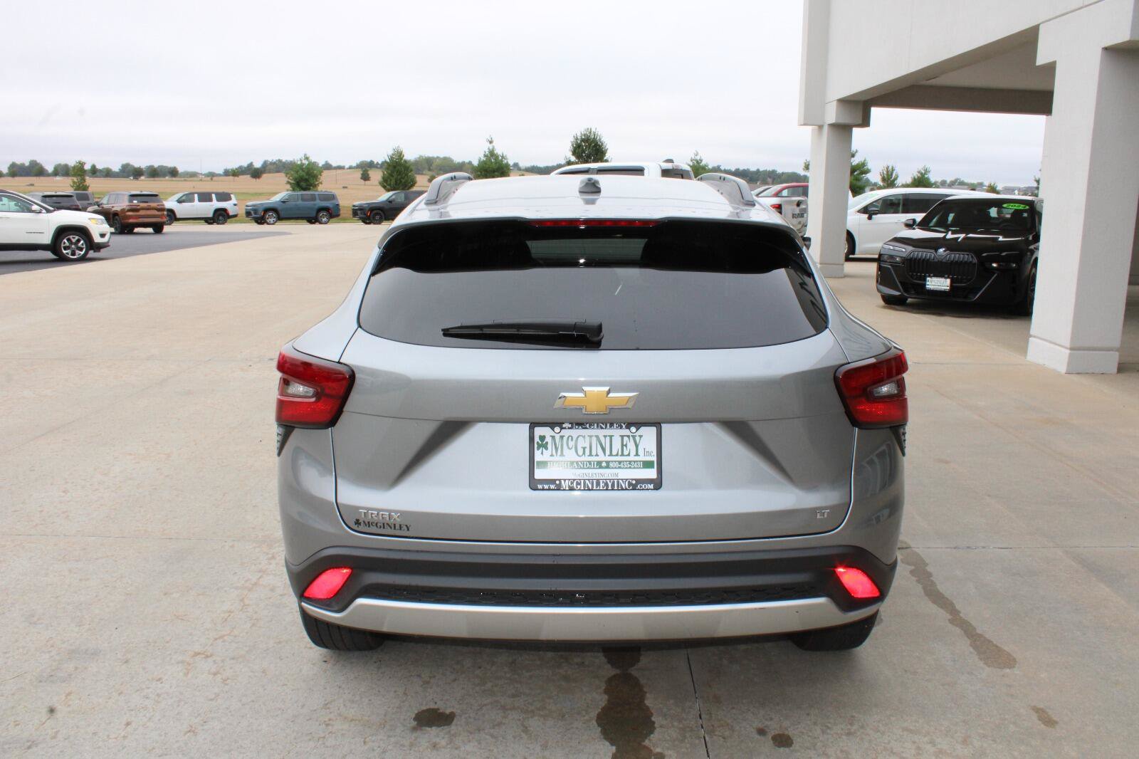 Used 2025 Chevrolet Trax LT FWD image 8