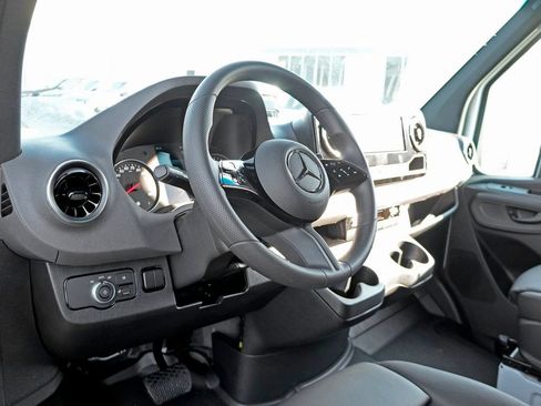 Used 2026 Mercedes-Benz Sprinter 2500 image 11