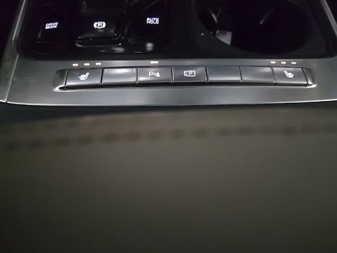 Certified 2025 Kia Carnival EX FWD image 26