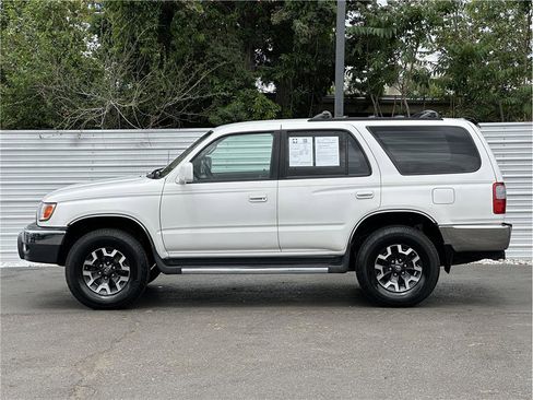 Used 2000 Toyota 4Runner SR5 AWD/4WD image 13