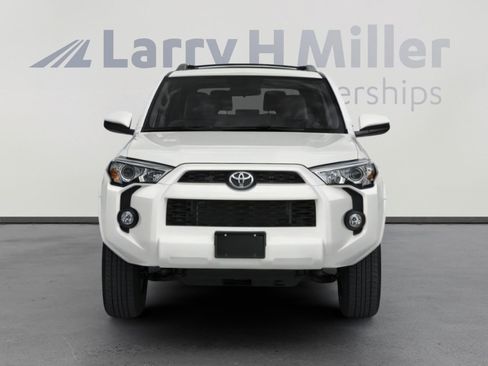 Used 2019 Toyota 4Runner SR5 RWD image 4