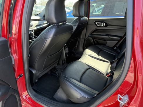 Used 2023 Jeep Compass Limited AWD/4WD image 12
