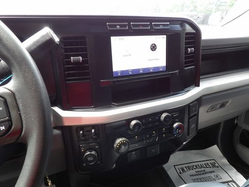 Used 2024 Ford F250 XL AWD/4WD image 22