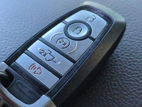 Used 2020 Ford F150 Lariat w/ Equipment Group 502A Luxury AWD/4WD image 32