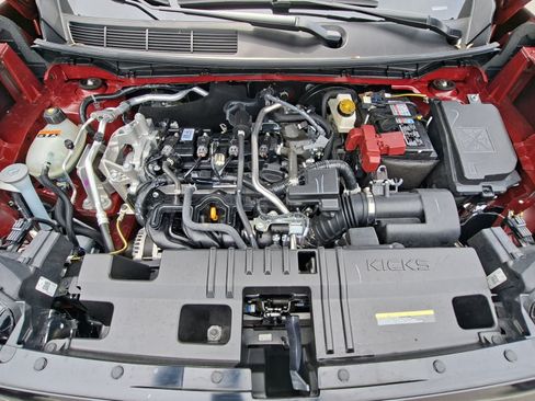 Used 2025 Nissan Kicks SR FWD image 24
