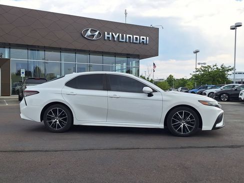 Used 2023 Toyota Camry SE FWD image 2