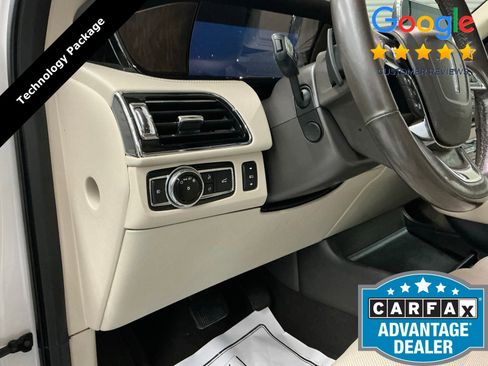 Used 2018 Lincoln Navigator Select w/ Technology Package RWD image 25