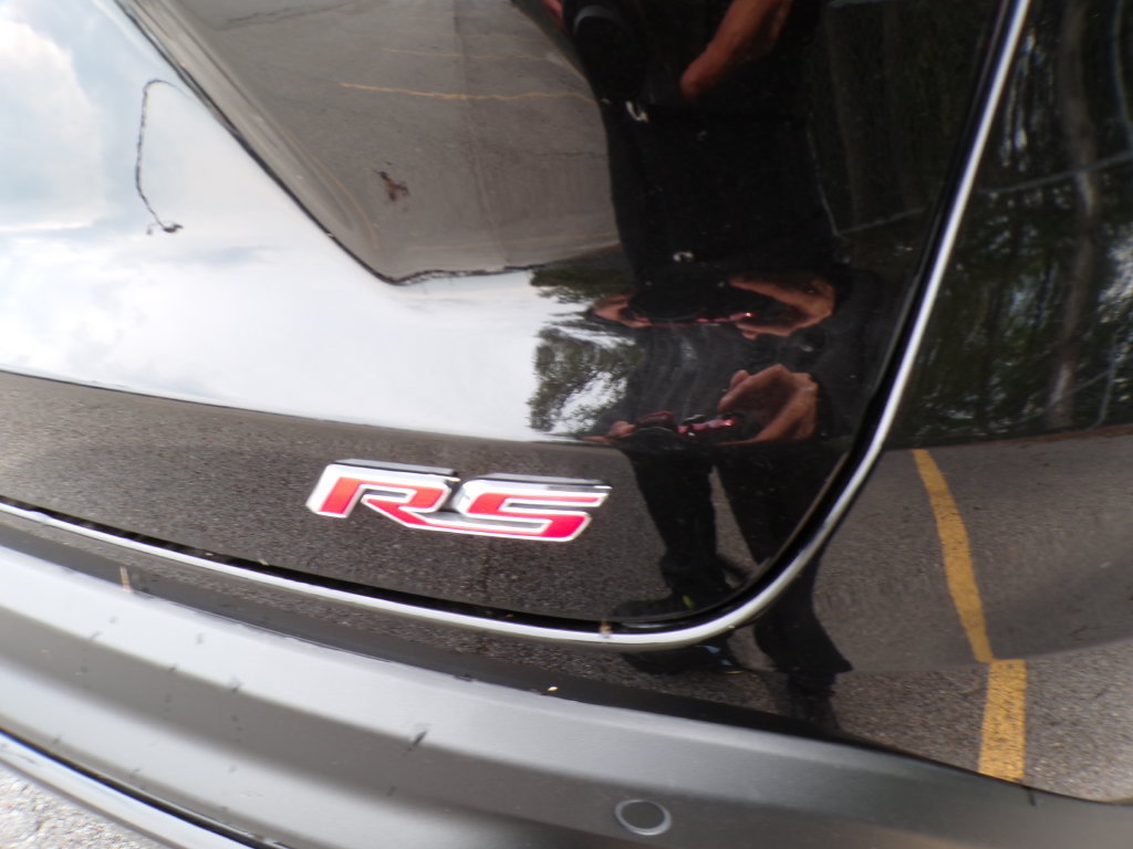 Used 2025 Chevrolet Trax RS w/ Sunroof Package FWD image 17