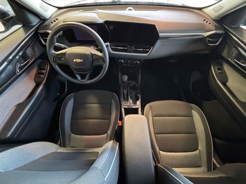 Used 2025 Chevrolet TrailBlazer LT image 31