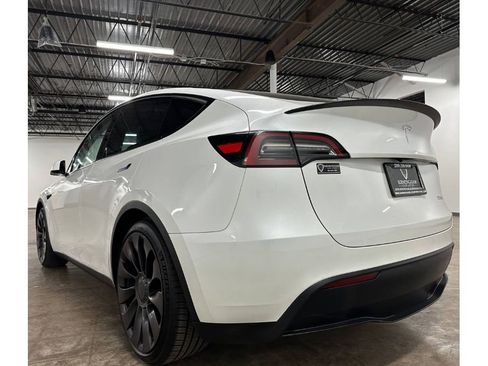 Used 2023 Tesla Model Y Performance image 17