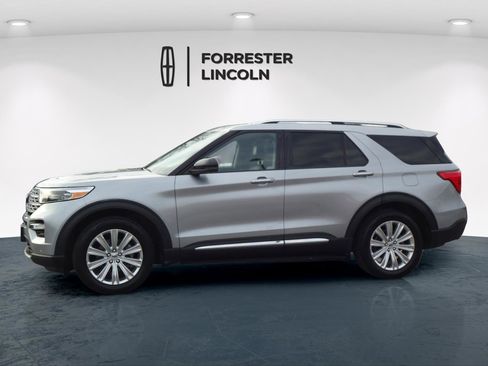 Used 2022 Ford Explorer Limited w/ Equipment Group 301A image 6