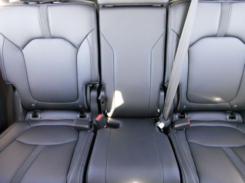 Certified 2025 Honda Pilot EX-L image 13