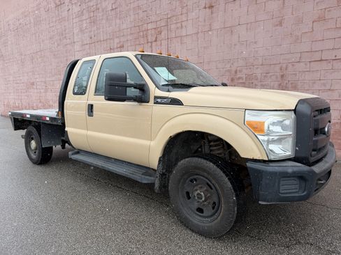 Used 2011 Ford F350 XL w/ Snow Plow Prep Pkg AWD/4WD image 6