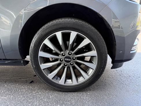 Used 2021 Lincoln Navigator L Reserve w/ Luxury Package AWD/4WD image 5