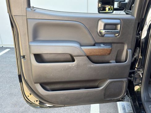 Used 2018 GMC Sierra 3500 Denali image 40